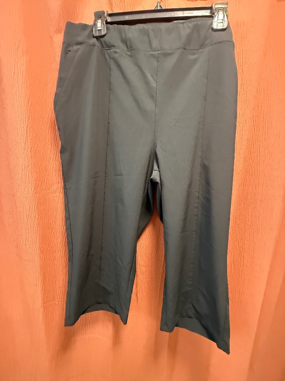 Women's Size XL Columbia brand black cropped SPF50 pull on pants